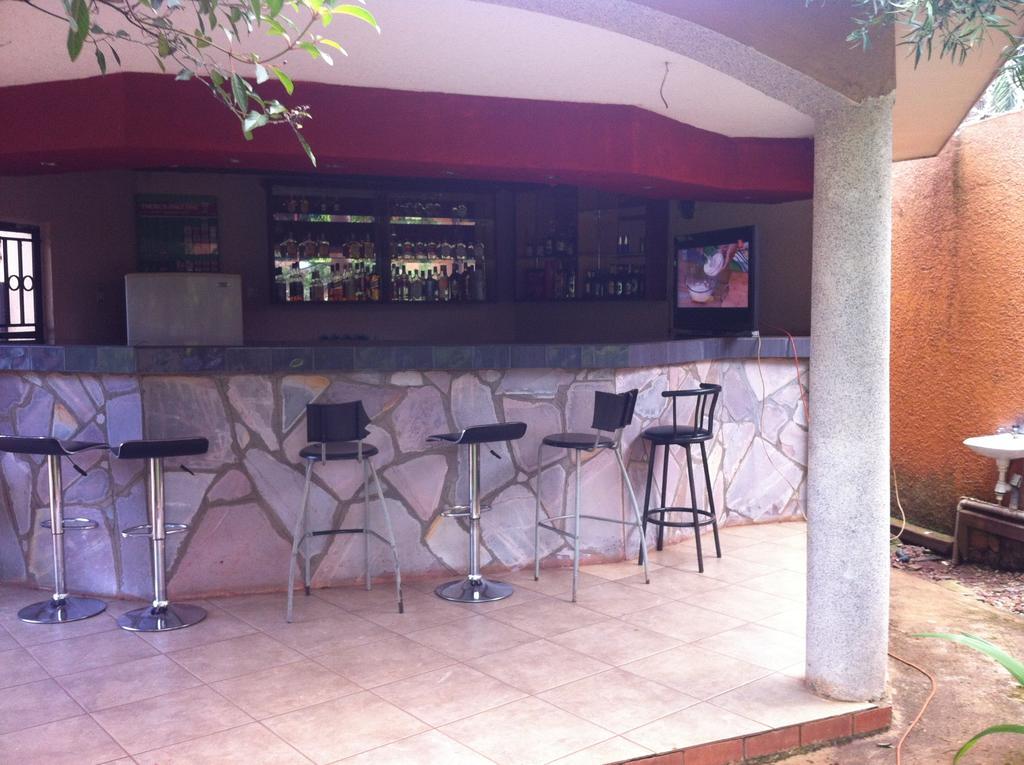 Executive Airport Hotel Entebbe Extérieur photo