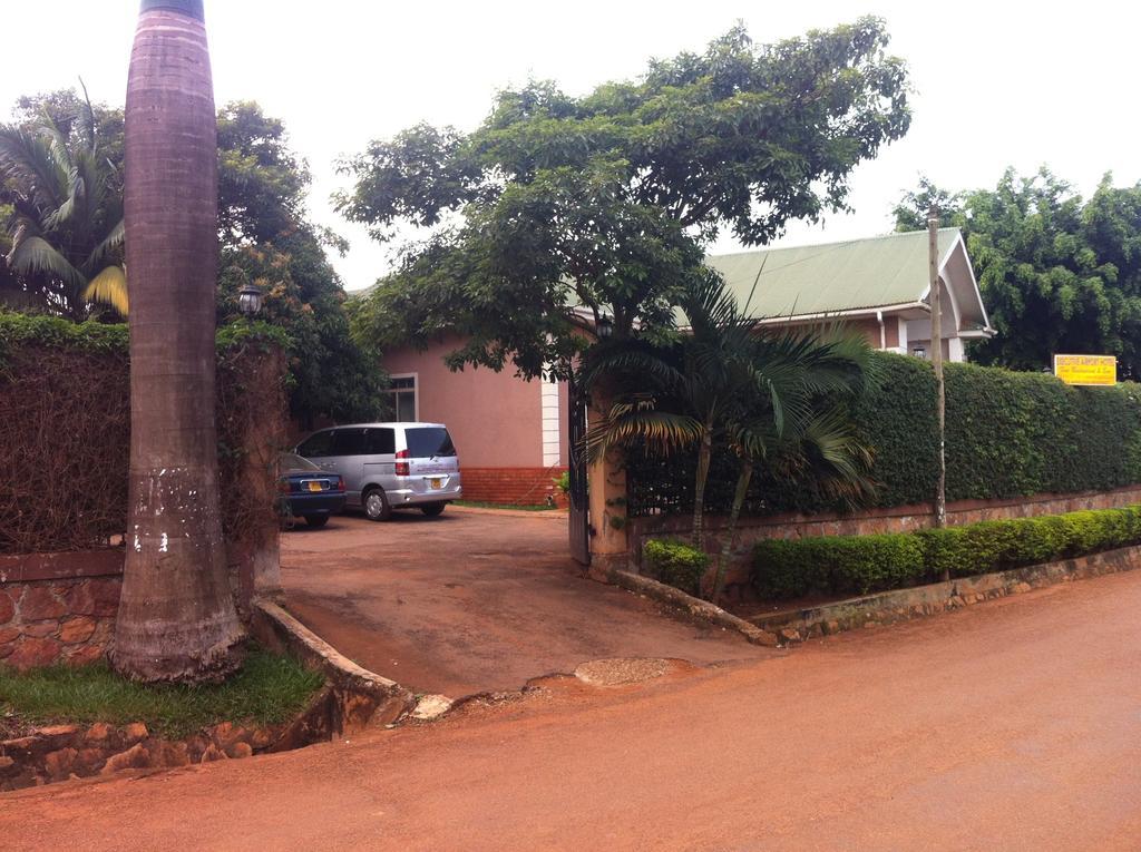 Executive Airport Hotel Entebbe Extérieur photo