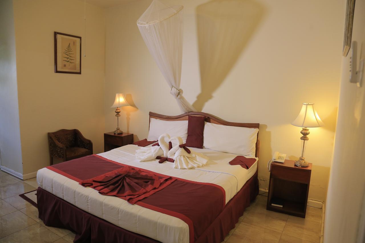 Executive Airport Hotel Entebbe Extérieur photo